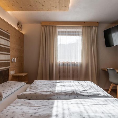 Апартаменты Ciasa Iachin - Dolomites Dream Retreat Сан-Мартино-ин-Бадия Экстерьер фото