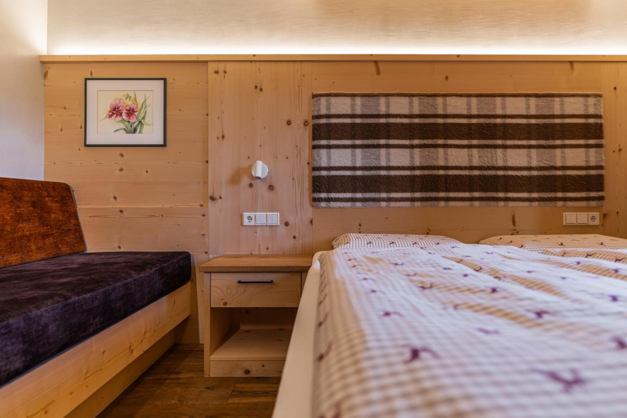 Апартаменты Ciasa Iachin - Dolomites Dream Retreat Сан-Мартино-ин-Бадия Экстерьер фото